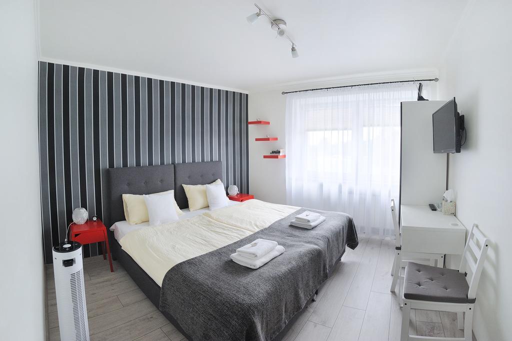 Oświęcim 7Th Room Guest House מראה חיצוני תמונה