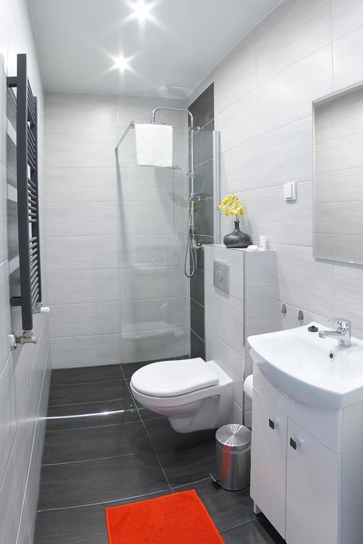 Oświęcim 7Th Room Guest House מראה חיצוני תמונה